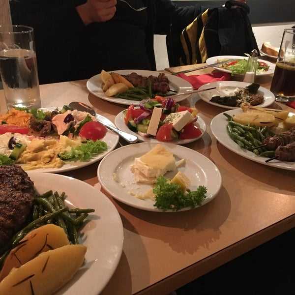 Köstliche griechische Gerichte im Christos Eimsbüttel Restaurant erleben