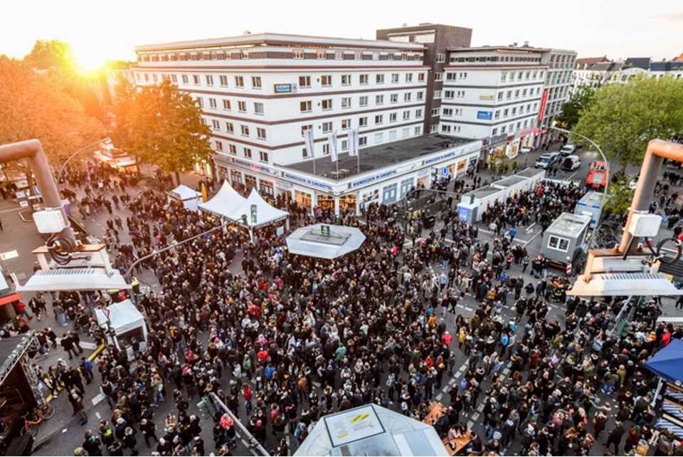 Traditionelle Straßenfeste mit lokalem Flair