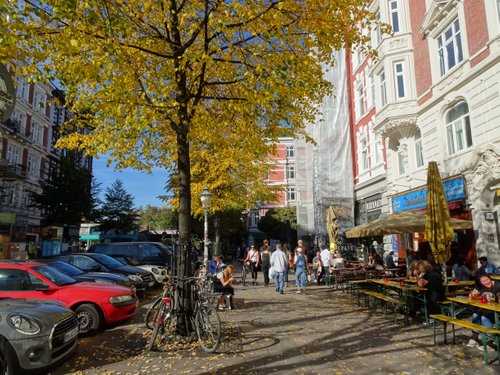 Karolinenviertel: Szeneviertel mit reicher Kultur und pulsierendem Nachtleben