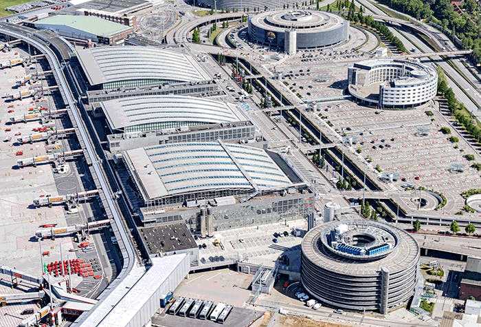 Langzeitparken am Flughafen Hamburg: Wie viel kostet es?